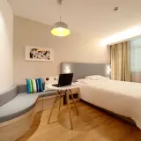Gdzie rezerwować noclegi? Odkryj najlepsze platformy i oferty