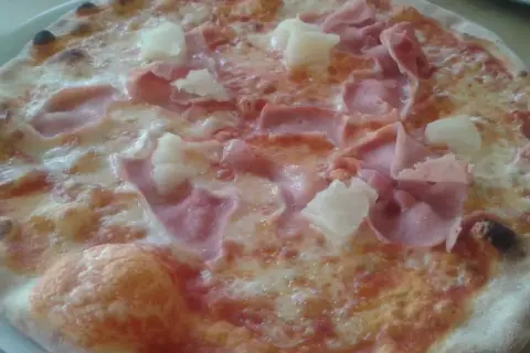 Czy do hotelu można zamówić pizzę? Oto, co musisz wiedzieć