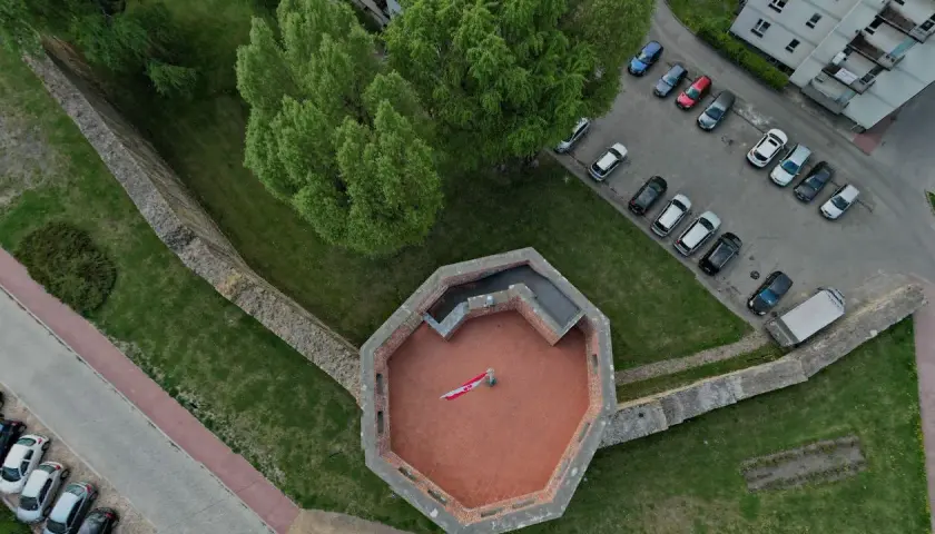 Wieluń atrakcje: odkryj ukryte skarby i zabytki miasta