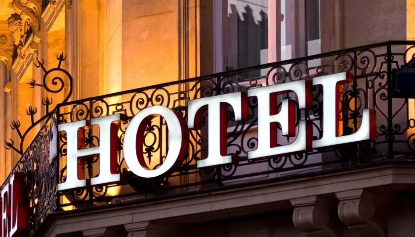 Za co hotel dostaje gwiazdki? Odkryj kryteria i standardy oceny