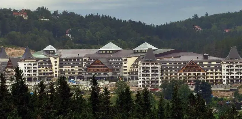 Hotel Gołębiewski Karpacz - Kiedy powstał i jakie miał trudności?