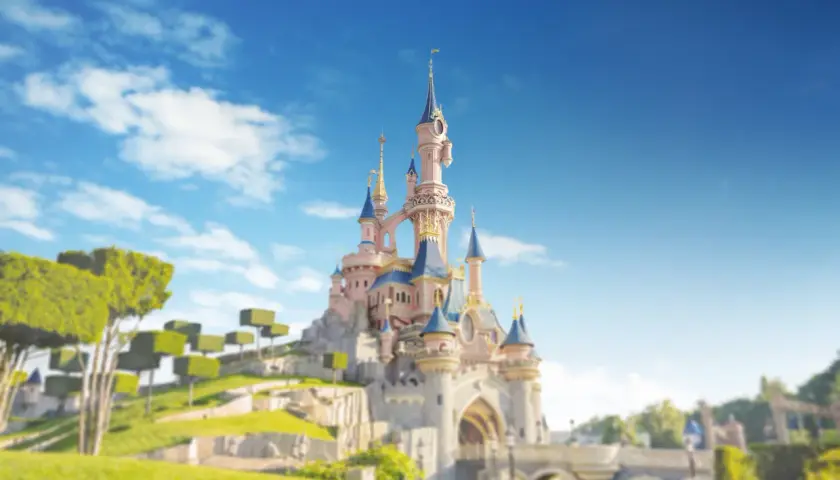 W jakim kraju jest Disneyland? Odkryj tajemnice parku w Europie
