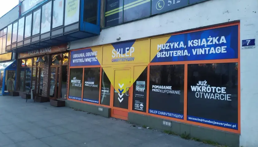 Gdzie oddać ubrania w Szczecinie? Sprawdź najlepsze miejsca na donation